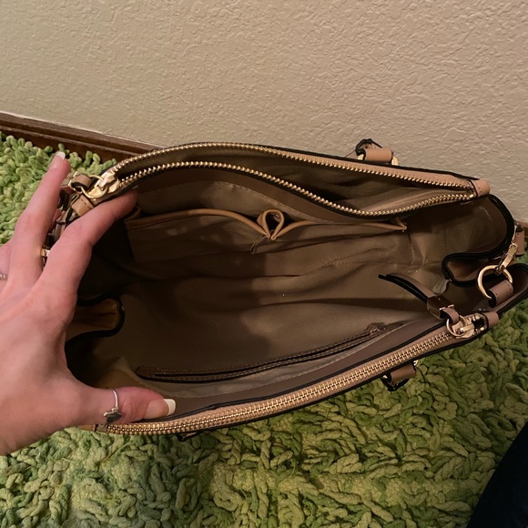 Tan Purse - Picture 4 of 5